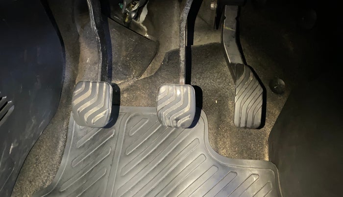 2021 Nissan MAGNITE XV MT, Petrol, Manual, 43,792 km, Pedals