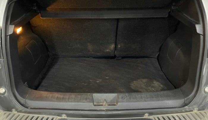 2021 Nissan MAGNITE XV MT, Petrol, Manual, 43,792 km, Boot Inside