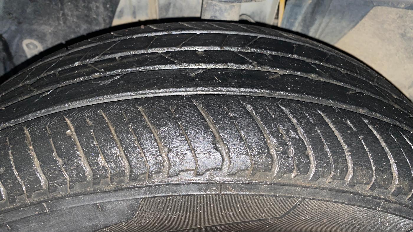2021 Nissan MAGNITE XV MT, Petrol, Manual, 43,792 km, Left Front Tyre Tread