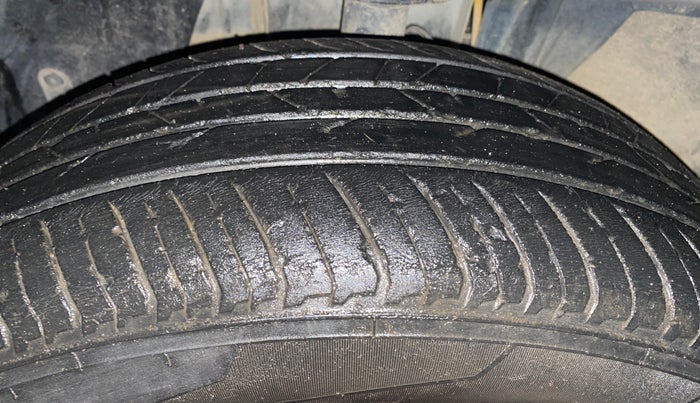 2021 Nissan MAGNITE XV MT, Petrol, Manual, 43,792 km, Left Front Tyre Tread