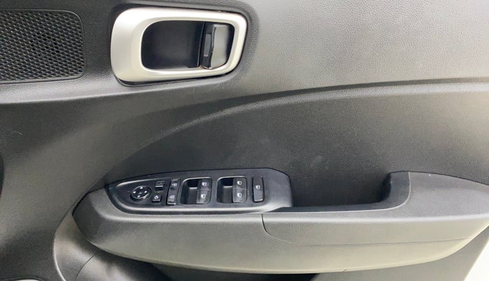 2020 Hyundai VENUE SX 1.0 TURBO IMT, Petrol, Manual, 14,994 km, Driver Side Door Panels Control