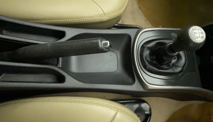 2015 Honda City 1.5L I-VTEC SV, CNG, Manual, 62,581 km, Gear Lever