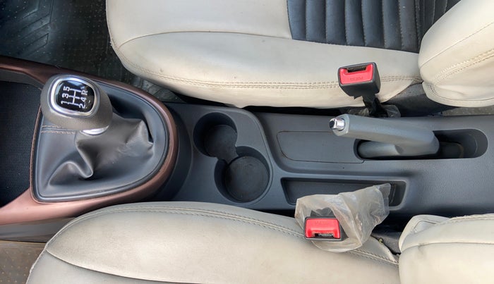 2020 Hyundai AURA SX 1.2, CNG, Manual, 55,457 km, Gear Lever