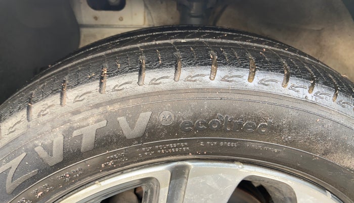 2020 Hyundai AURA SX 1.2, CNG, Manual, 55,457 km, Left Front Tyre Tread