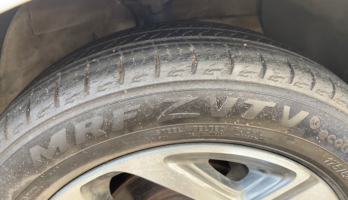 2020 Hyundai AURA SX 1.2, CNG, Manual, 55,457 km, Right Front Tyre Tread