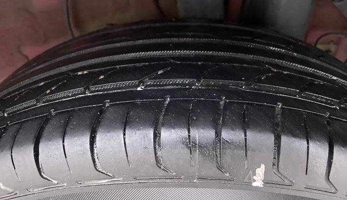 2017 Hyundai Elite i20 SPORTZ 1.2, Petrol, Manual, 68,213 km, Left Rear Tyre Tread