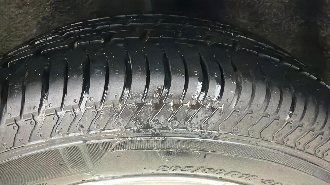 2015 Ford Ecosport TITANIUM 1.5L PETROL AT, Petrol, Automatic, 45,763 km, Left Rear Tyre Tread