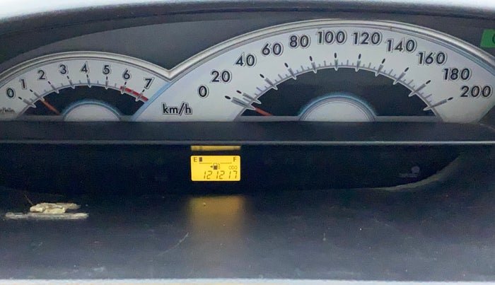 2011 Toyota Etios Liva VX, Petrol, Manual, 1,21,217 km, Odometer Image