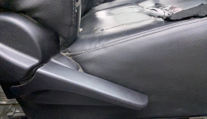 2011 Toyota Etios Liva VX, Petrol, Manual, 1,21,217 km, Driver Side Adjustment Panel