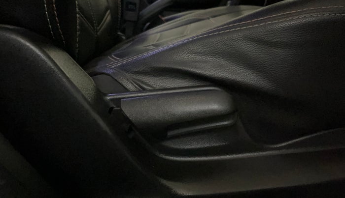 2016 Maruti Swift LXI (O), Petrol, Manual, 33,513 km, Driver Side Adjustment Panel