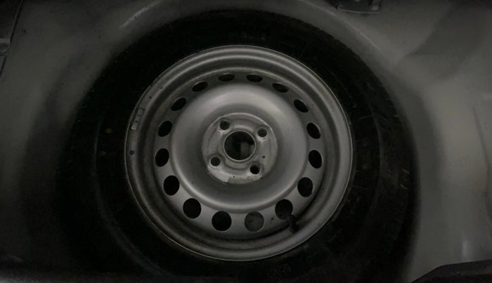 2016 Maruti Swift LXI (O), Petrol, Manual, 33,513 km, Spare Tyre