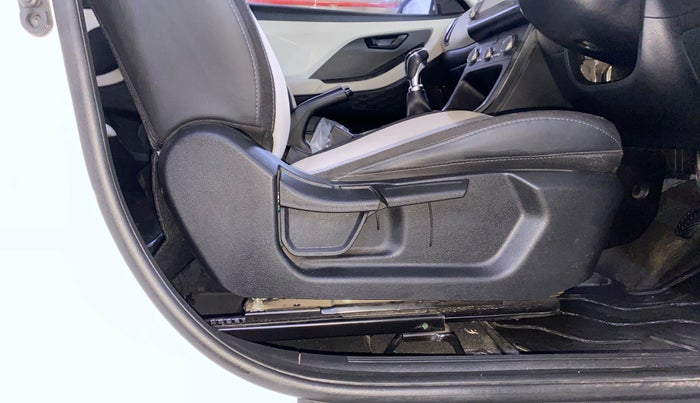 2022 Hyundai Creta EX 1.5 PETROL, Petrol, Manual, 26,708 km, Driver Side Adjustment Panel