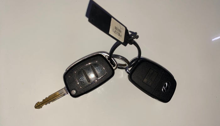 2022 Hyundai Creta EX 1.5 PETROL, Petrol, Manual, 26,708 km, Key Close Up