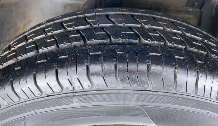 2014 Maruti Swift Dzire VDI BS IV, Diesel, Manual, 39,475 km, Right Front Tyre Tread
