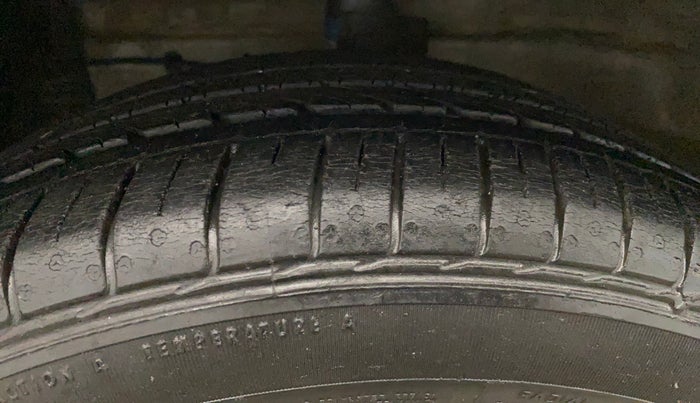 2021 Maruti Ciaz ALPHA 1.5 SHVS PETROL, Petrol, Manual, 36,561 km, Left Front Tyre Tread