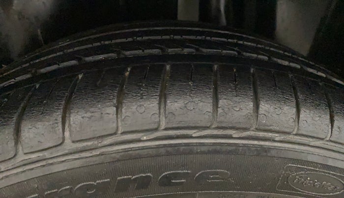 2021 Maruti Ciaz ALPHA 1.5 SHVS PETROL, Petrol, Manual, 36,561 km, Left Rear Tyre Tread