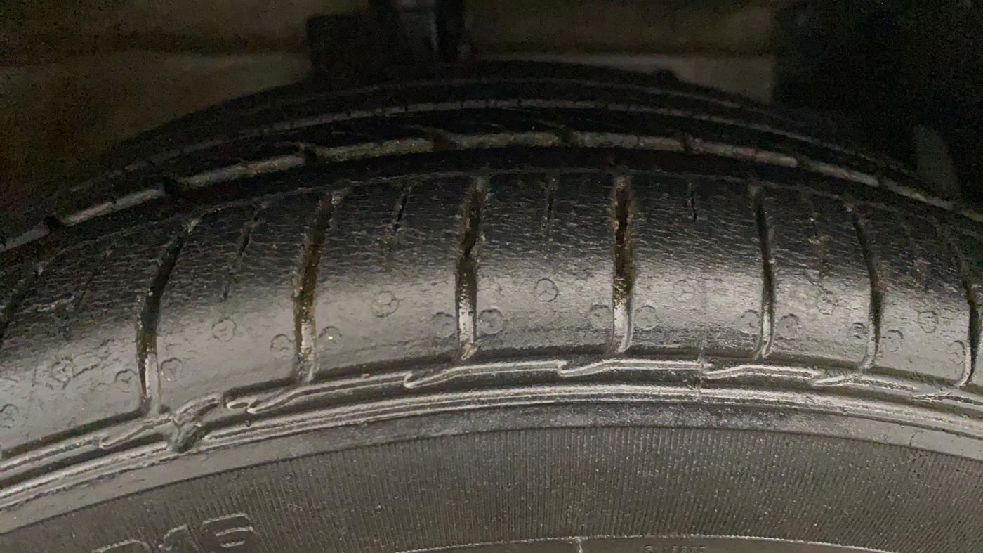 2021 Maruti Ciaz ALPHA 1.5 SHVS PETROL, Petrol, Manual, 36,561 km, Right Front Tyre Tread