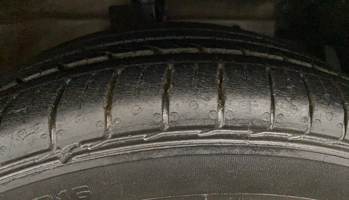 2021 Maruti Ciaz ALPHA 1.5 SHVS PETROL, Petrol, Manual, 36,561 km, Right Front Tyre Tread