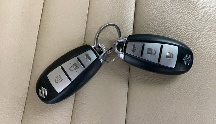 2021 Maruti Ciaz ALPHA 1.5 SHVS PETROL, Petrol, Manual, 36,561 km, Key Close Up