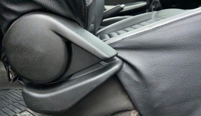 2016 Maruti Baleno DELTA DDIS 190, Diesel, Manual, 97,374 km, Driver Side Adjustment Panel