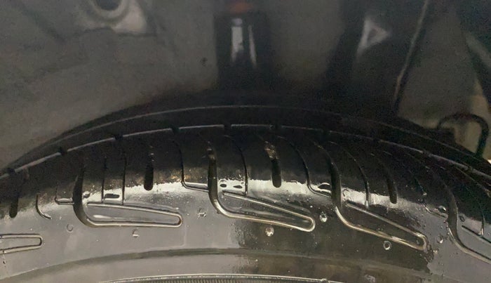 2014 Hyundai Grand i10 ASTA AT 1.2 KAPPA VTVT, Petrol, Automatic, 1,11,150 km, Left Rear Tyre Tread