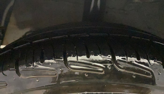 2014 Hyundai Grand i10 ASTA AT 1.2 KAPPA VTVT, Petrol, Automatic, 1,11,150 km, Right Rear Tyre Tread