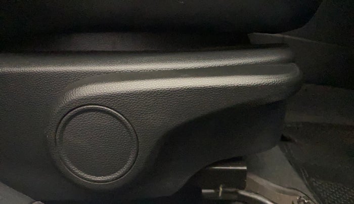 2014 Hyundai Grand i10 ASTA AT 1.2 KAPPA VTVT, Petrol, Automatic, 1,11,150 km, Driver Side Adjustment Panel