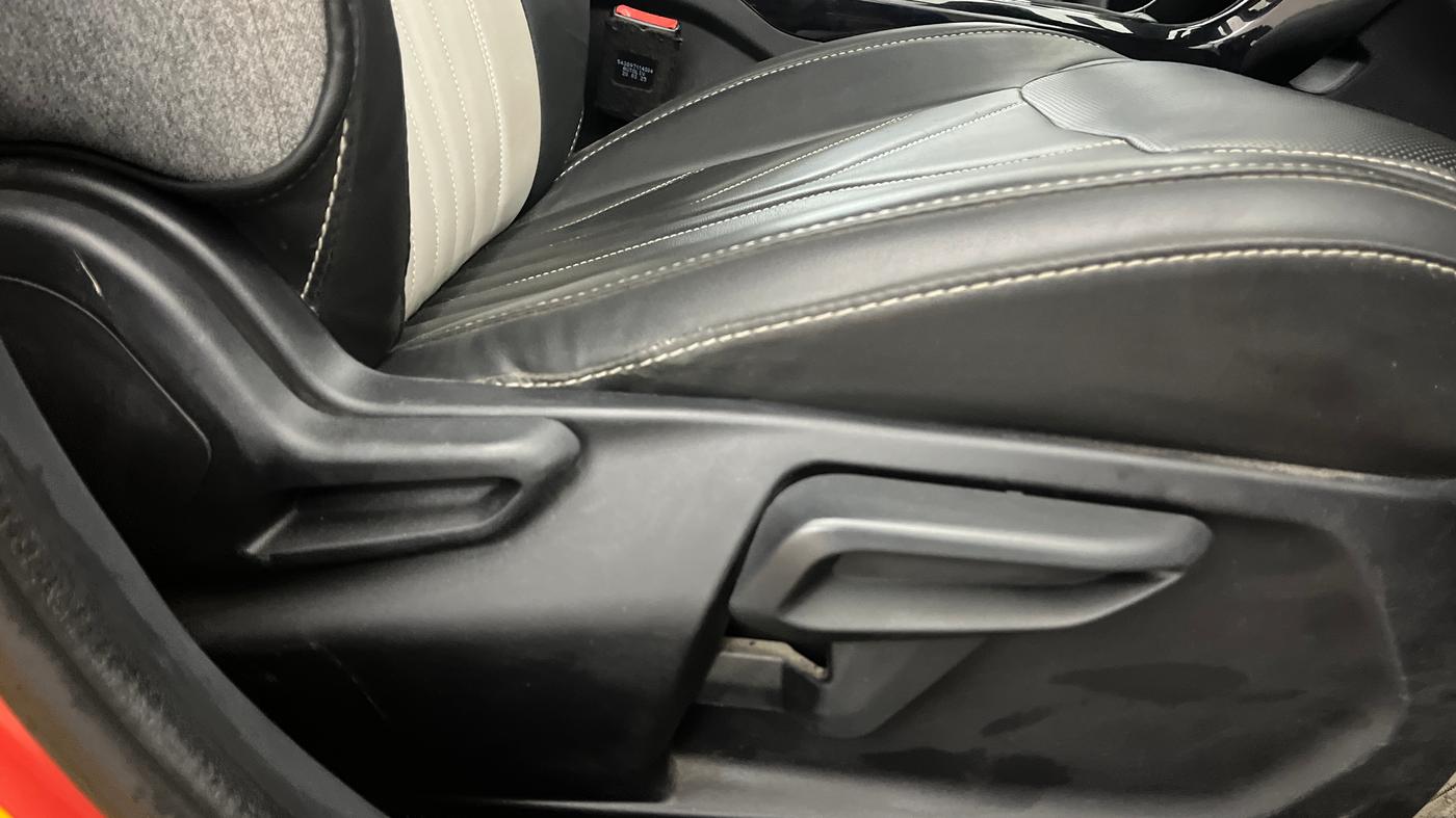 2025 Tata Curvv Creative S 1.2 Petrol 6MT, Petrol, Manual, 11,481 km, Driver Side Adjustment Panel