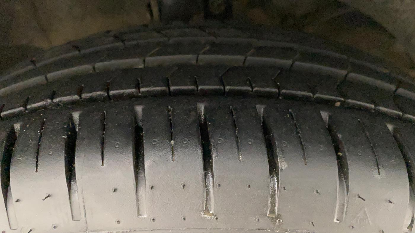 2021 Toyota Glanza V CVT, Petrol, Automatic, 12,500 km, Right Front Tyre Tread
