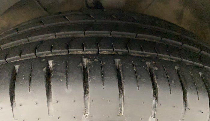 2021 Toyota Glanza V CVT, Petrol, Automatic, 12,500 km, Left Front Tyre Tread