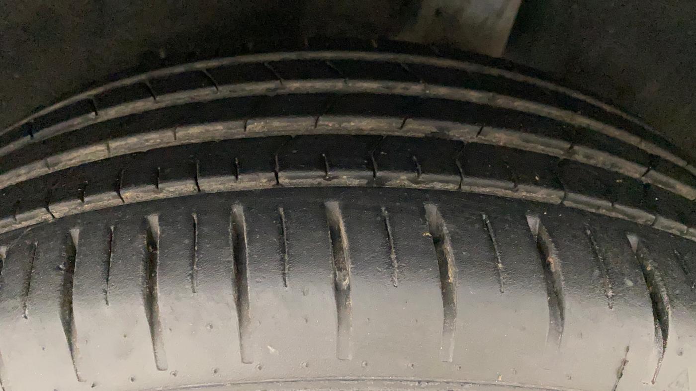 2021 Toyota Glanza V CVT, Petrol, Automatic, 12,500 km, Left Rear Tyre Tread