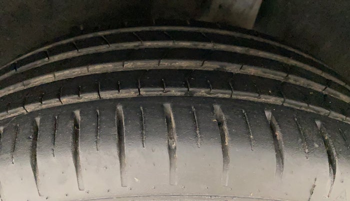 2021 Toyota Glanza V CVT, Petrol, Automatic, 12,500 km, Left Rear Tyre Tread