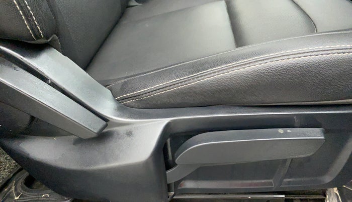 2019 Tata Harrier XZ 2.0L DARK EDITION, Diesel, Manual, 60,431 km, Driver Side Adjustment Panel
