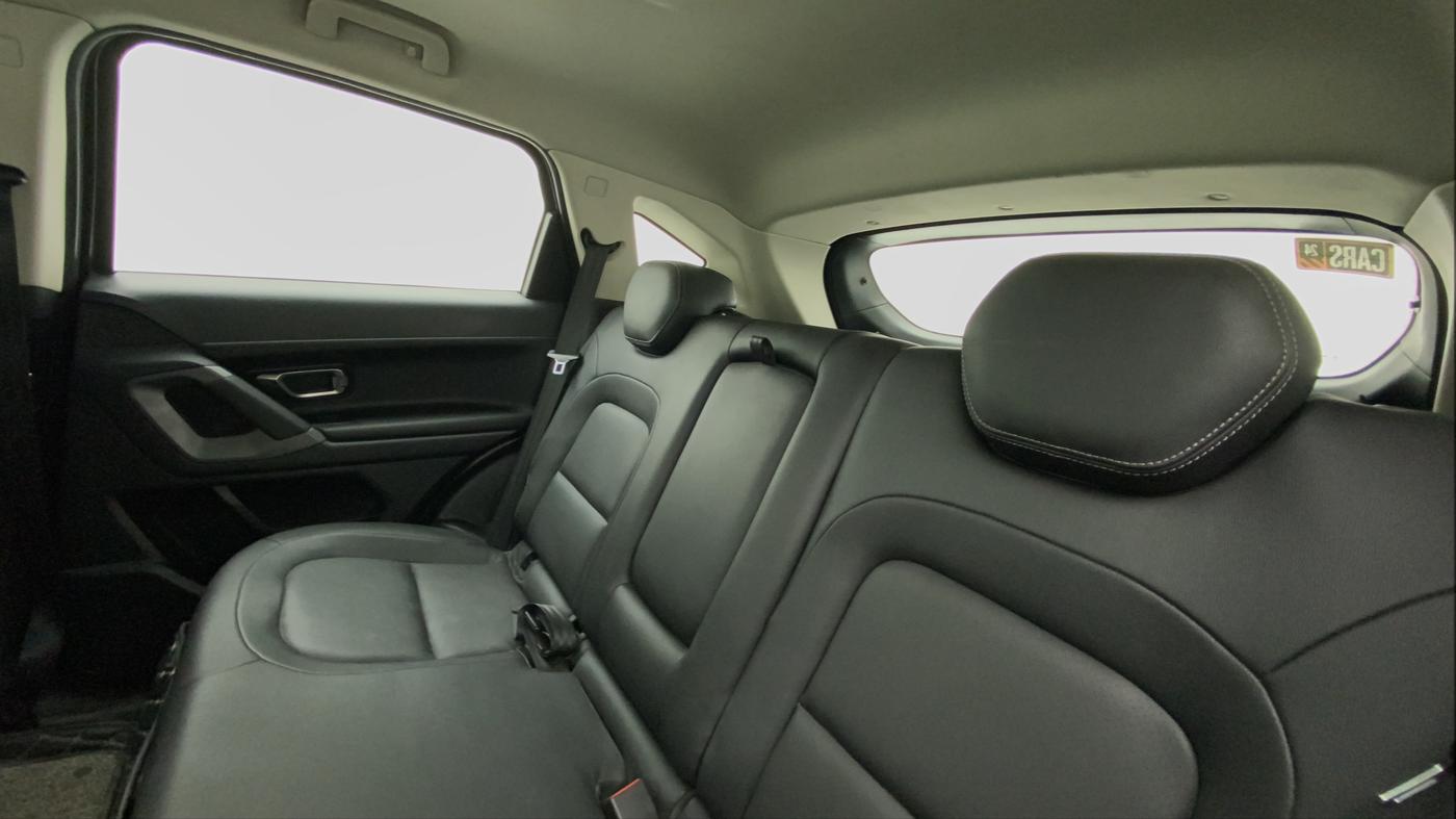 2019 Tata Harrier XZ 2.0L DARK EDITION, Diesel, Manual, 60,431 km, Right Side Rear Door Cabin
