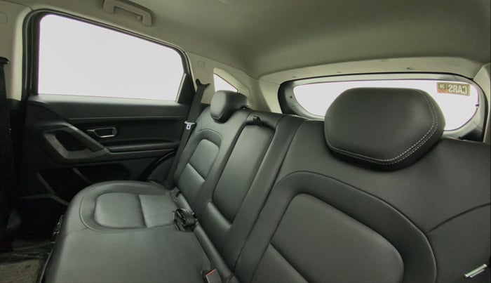 2019 Tata Harrier XZ 2.0L DARK EDITION, Diesel, Manual, 60,431 km, Right Side Rear Door Cabin