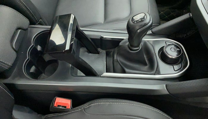 2019 Tata Harrier XZ 2.0L DARK EDITION, Diesel, Manual, 60,431 km, Gear Lever