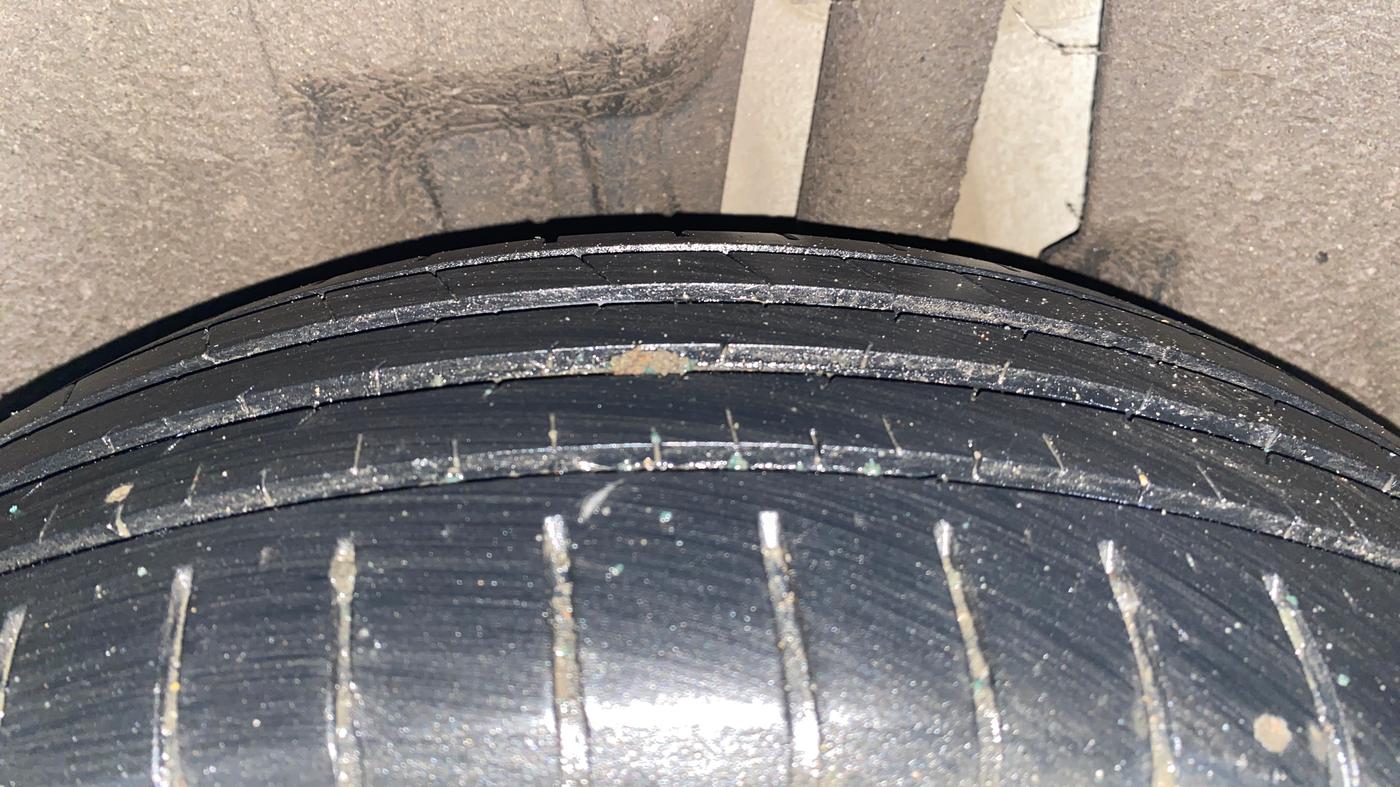 2023 Maruti Swift ZXI PLUS AMT DUAL TONE, Petrol, Automatic, 58,445 km, Left Rear Tyre Tread