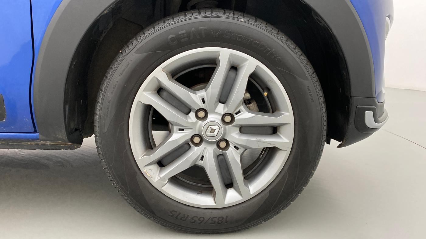 2020 Renault TRIBER RXZ AT, Petrol, Automatic, 21,119 km, Right Front Wheel