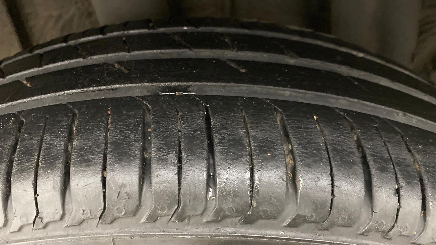 2020 Renault TRIBER RXZ AT, Petrol, Automatic, 21,119 km, Right Rear Tyre Tread