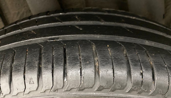 2020 Renault TRIBER RXZ AT, Petrol, Automatic, 21,119 km, Left Rear Tyre Tread