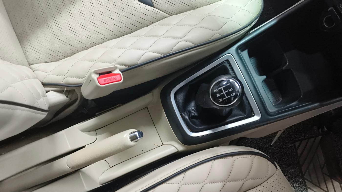 2020 Maruti Dzire VXI, Petrol, Manual, 88,649 km, Gear Lever