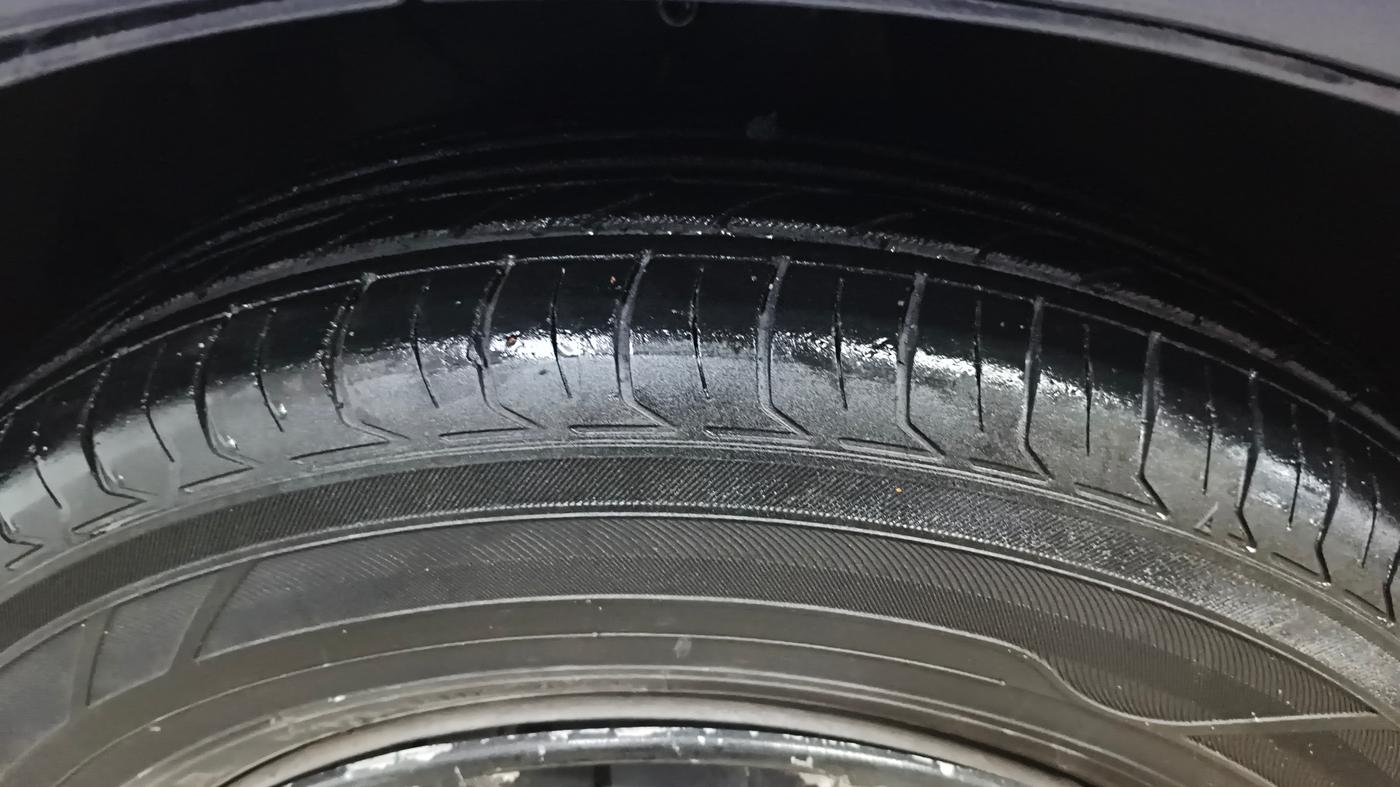 2020 Maruti Dzire VXI, Petrol, Manual, 88,649 km, Left Front Tyre Tread