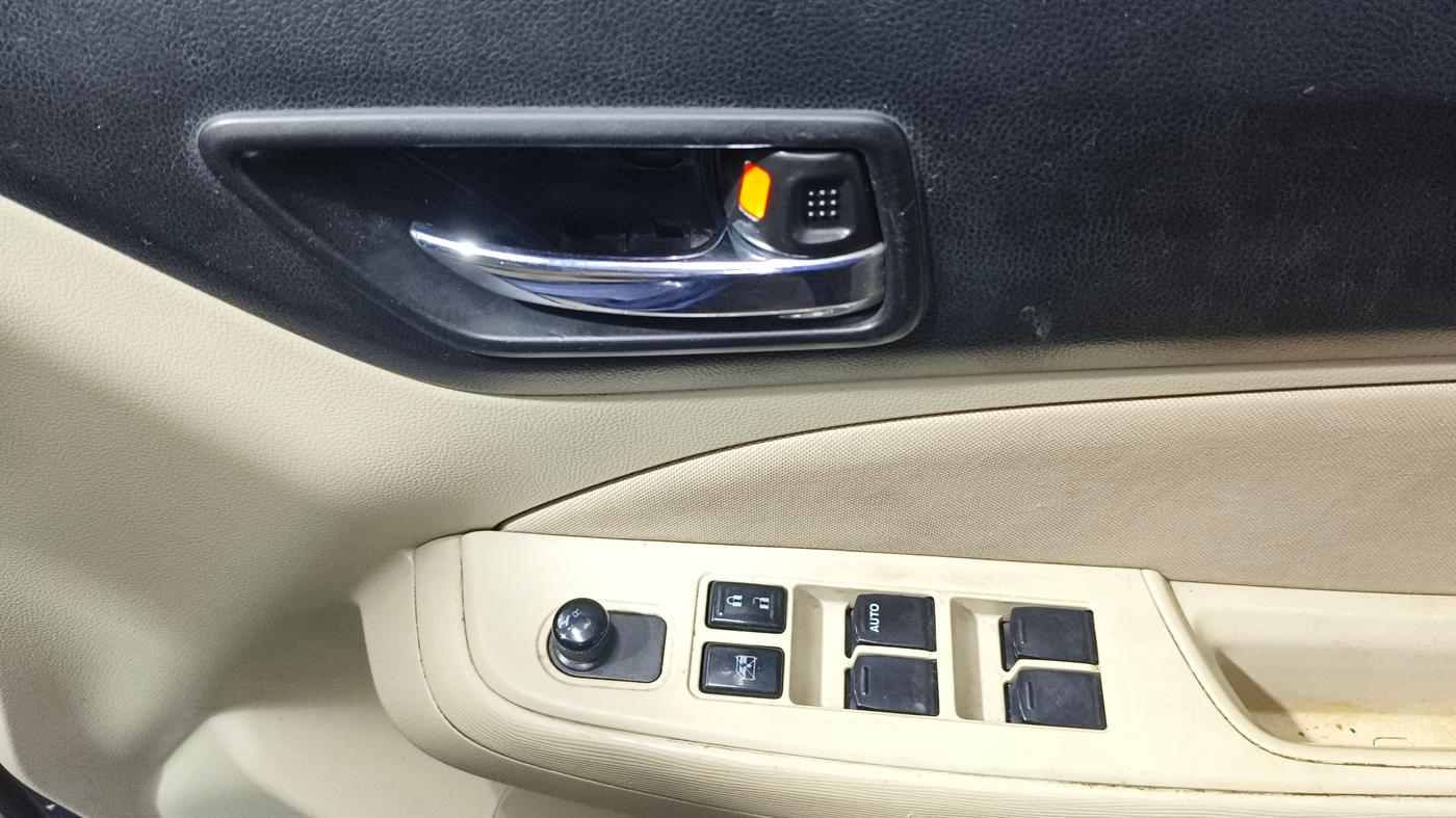 2020 Maruti Dzire VXI, Petrol, Manual, 88,649 km, Driver Side Door Panels Control