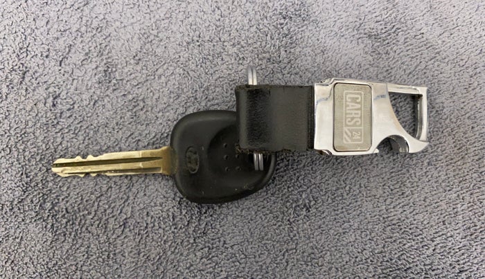 2012 Hyundai i10 MAGNA 1.2, CNG, Manual, 60,850 km, Key Close Up