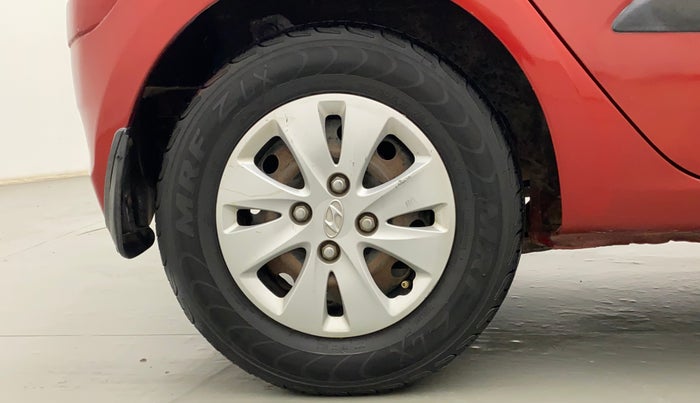 2012 Hyundai i10 MAGNA 1.2, CNG, Manual, 60,850 km, Right Rear Wheel