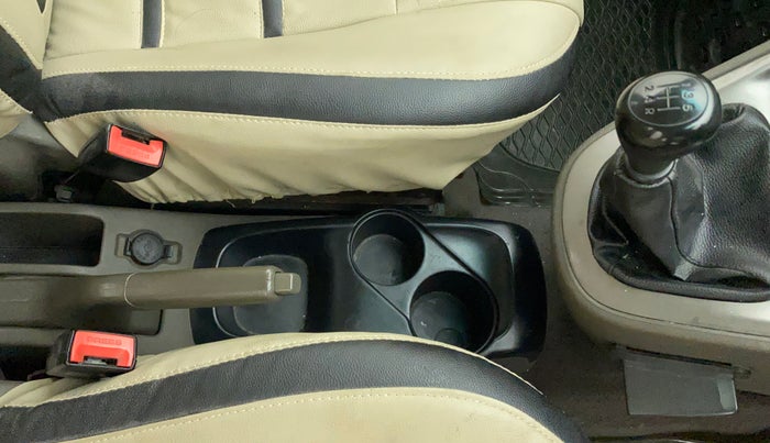 2012 Hyundai i10 MAGNA 1.2, CNG, Manual, 60,850 km, Gear Lever