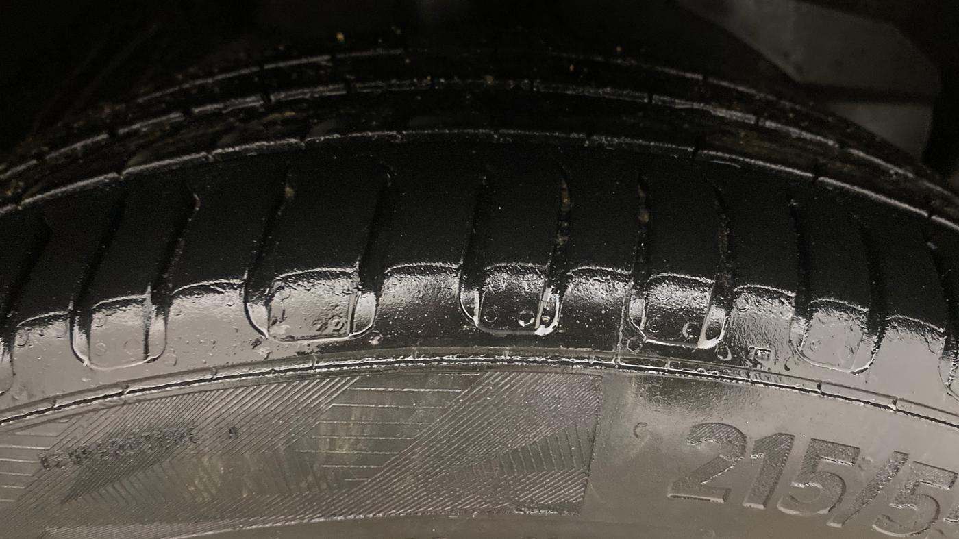 2021 MG HECTOR SHARP 1.5 PETROL CVT, Petrol, Automatic, 36,872 km, Right Front Tyre Tread