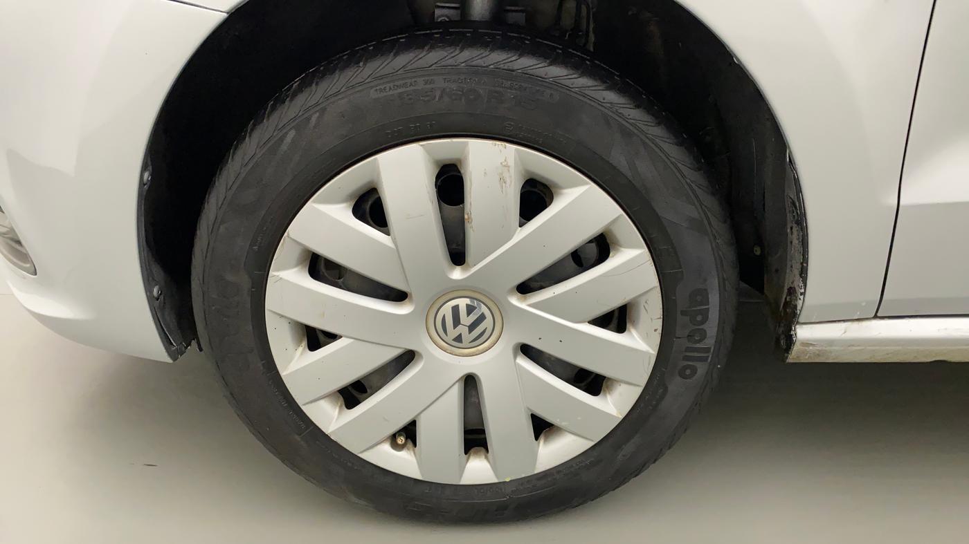 2016 Volkswagen Polo COMFORTLINE 1.2L, Petrol, Manual, 20,861 km, Left Front Wheel