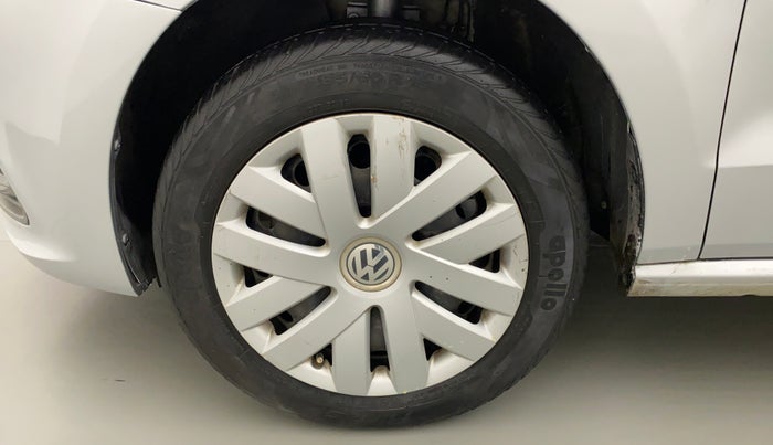2016 Volkswagen Polo COMFORTLINE 1.2L, Petrol, Manual, 20,861 km, Left Front Wheel