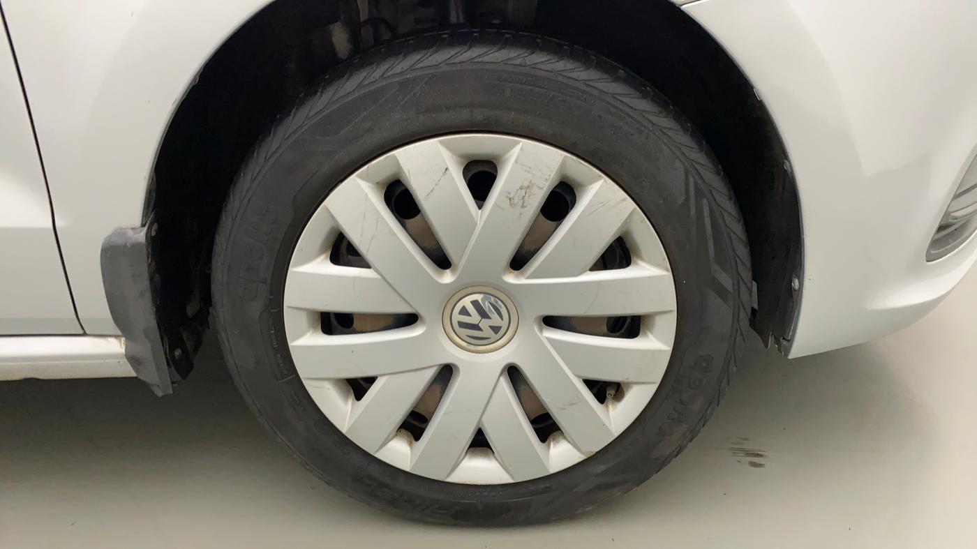 2016 Volkswagen Polo COMFORTLINE 1.2L, Petrol, Manual, 20,861 km, Right Front Wheel
